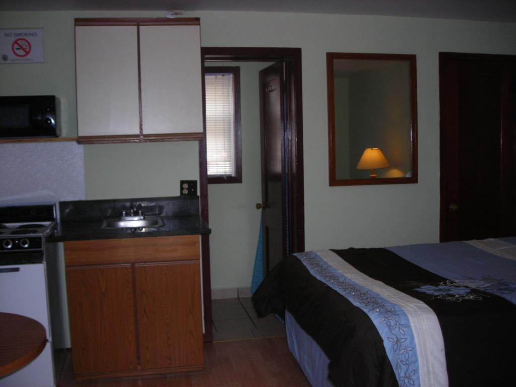Deer Trail Motel Wisconsin Dells Habitación foto
